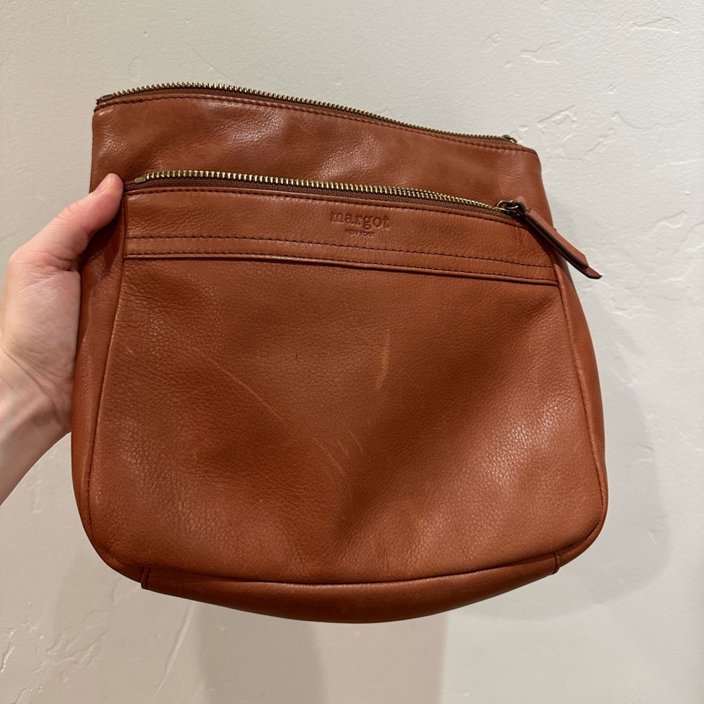 Margot Warm Tan Leather Crossbody 95% Leather GREAT condition Women’s Purse